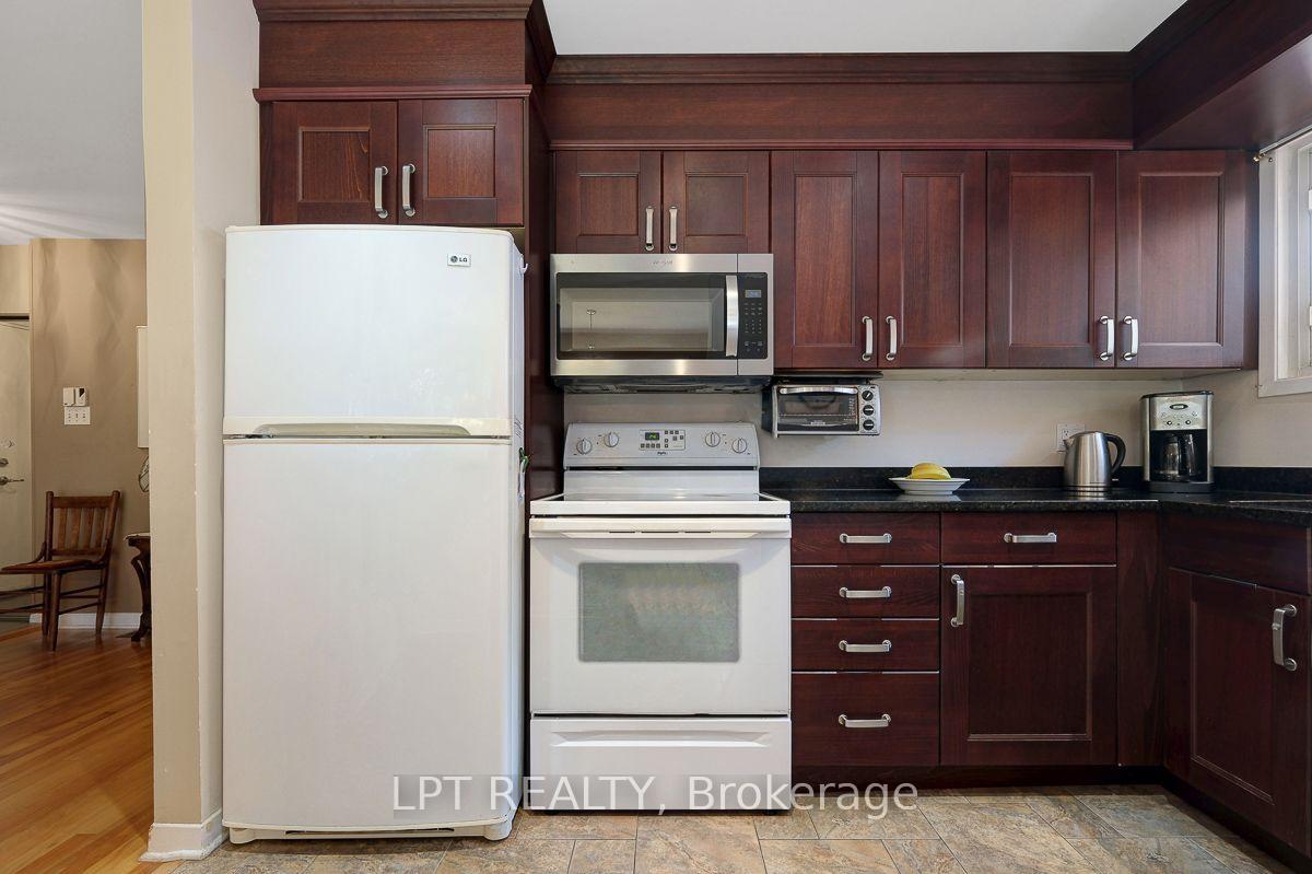Photo 23 of 2396 Heaton Avenue, Ottawa, Hawthorne Meadows — HOMEH