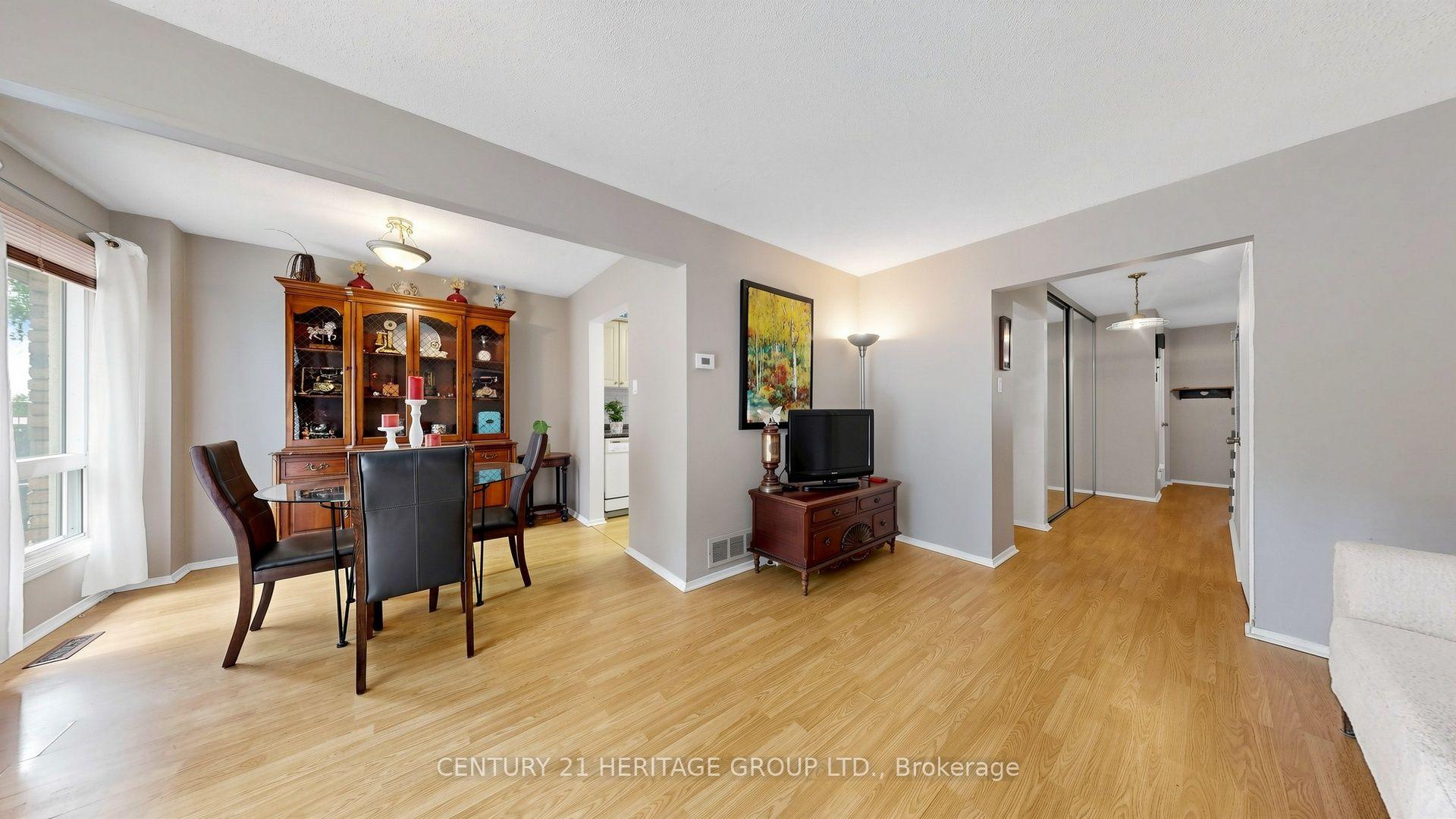 Photo 9 of 27 Dunkeld Way, Markham, Royal Orchard — HOMEH
