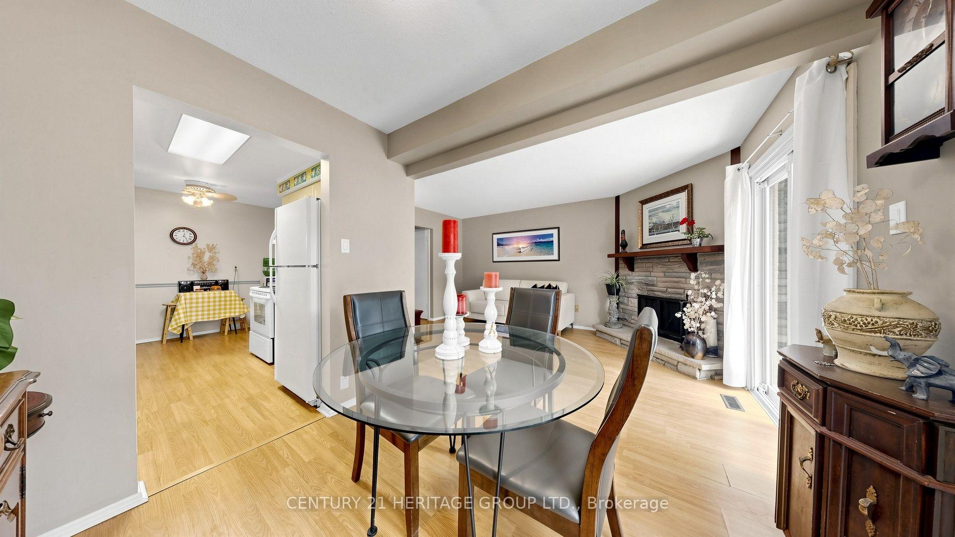 Photo 12 of 27 Dunkeld Way, Markham, Royal Orchard — HOMEH