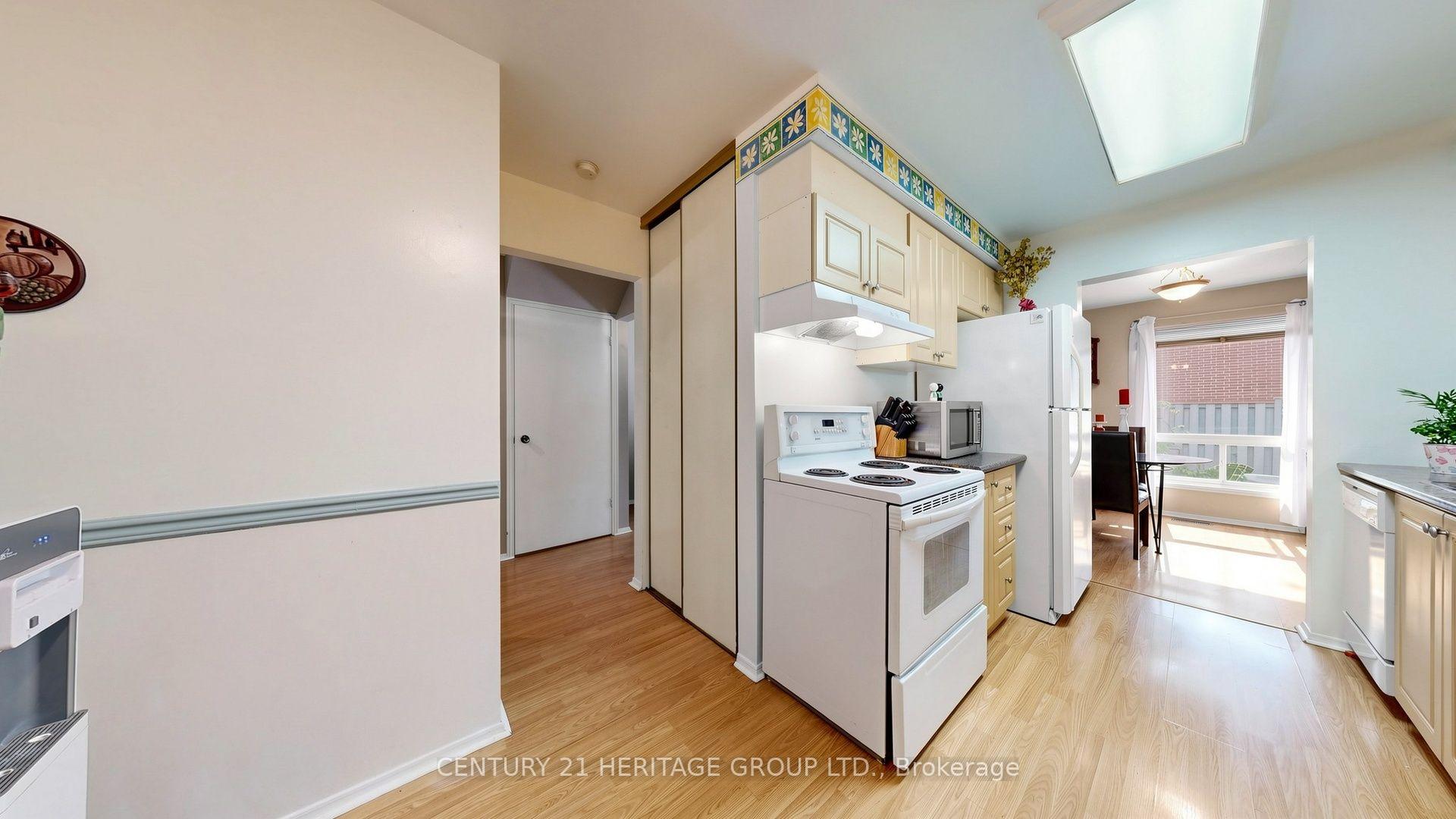 Photo 15 of 27 Dunkeld Way, Markham, Royal Orchard — HOMEH