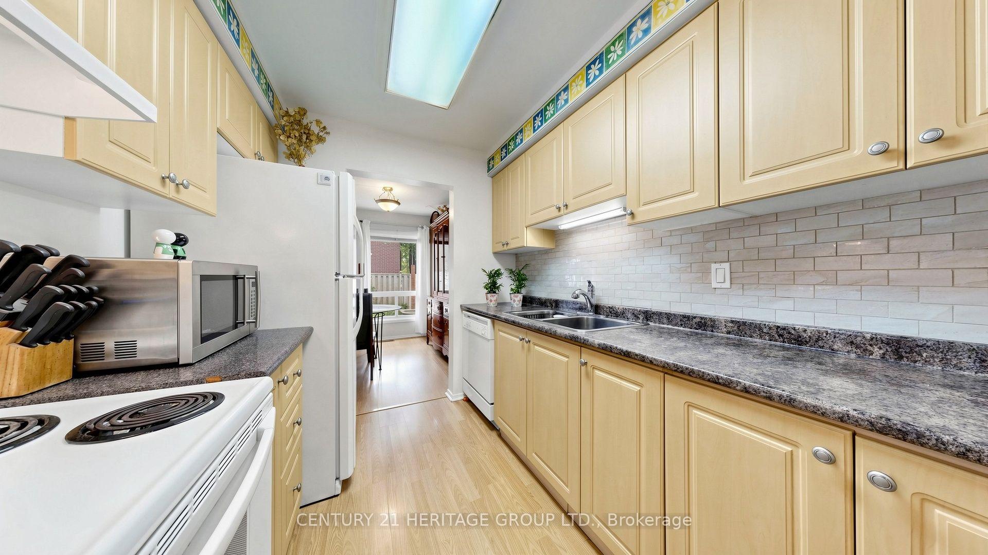 Photo 17 of 27 Dunkeld Way, Markham, Royal Orchard — HOMEH