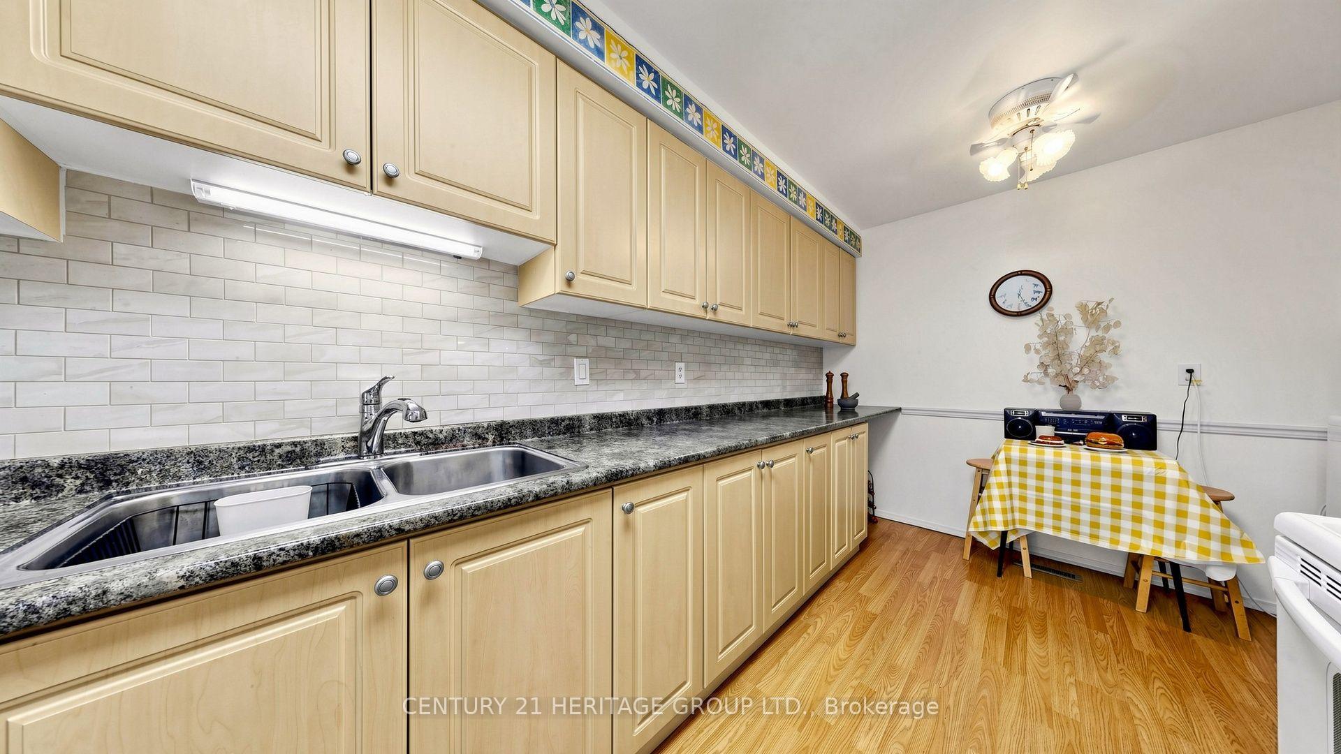 Photo 18 of 27 Dunkeld Way, Markham, Royal Orchard — HOMEH