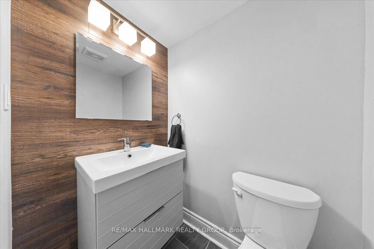 Photo 17 of 346 Garden Glen Private, Ottawa, Meadowlands/Crestview — HOMEH