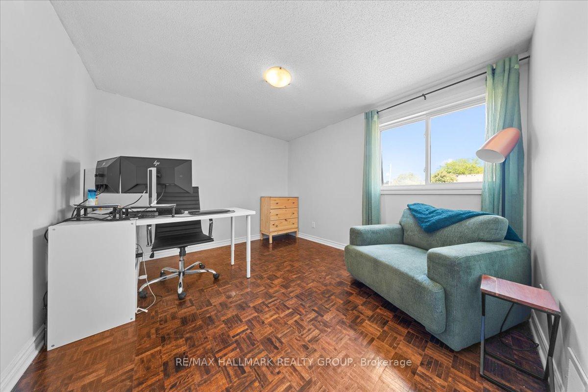 Photo 18 of 346 Garden Glen Private, Ottawa, Meadowlands/Crestview — HOMEH