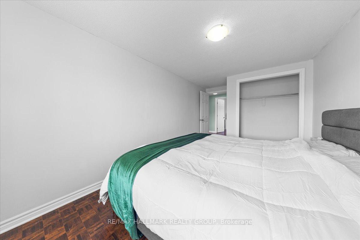 Photo 21 of 346 Garden Glen Private, Ottawa, Meadowlands/Crestview — HOMEH