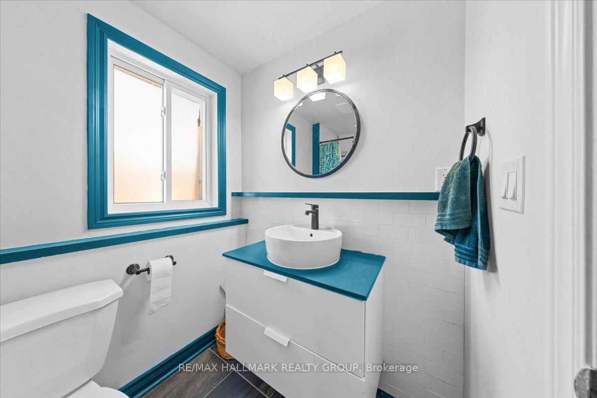 Photo 23 of 346 Garden Glen Private, Ottawa, Meadowlands/Crestview — HOMEH