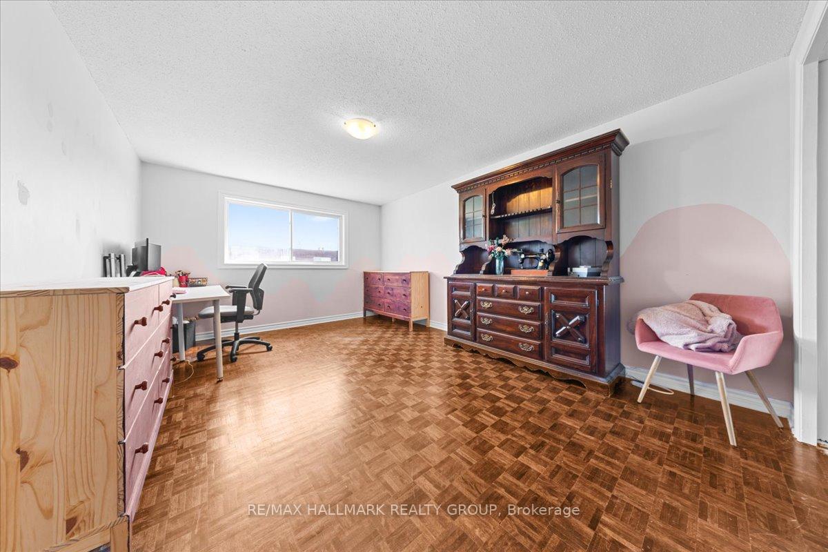 Photo 25 of 346 Garden Glen Private, Ottawa, Meadowlands/Crestview — HOMEH
