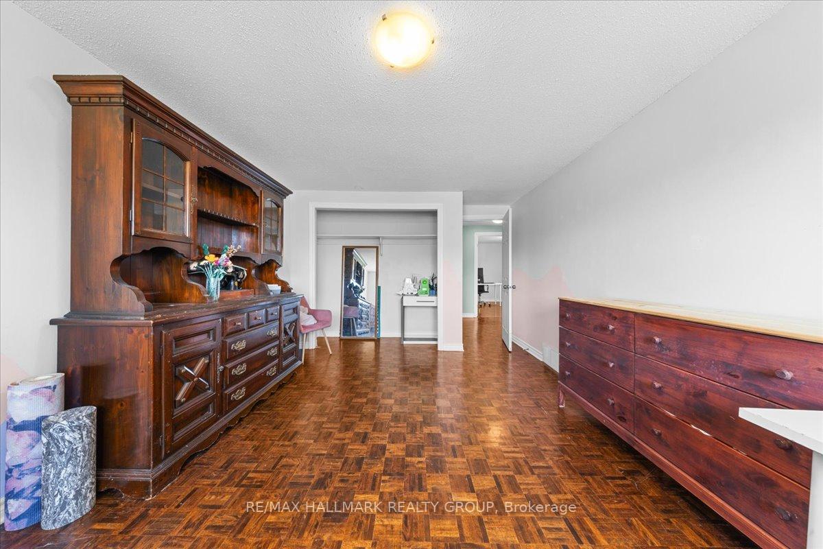 Photo 26 of 346 Garden Glen Private, Ottawa, Meadowlands/Crestview — HOMEH