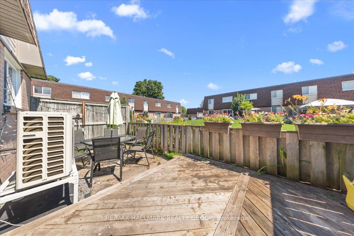 Photo 30 of 346 Garden Glen Private, Ottawa, Meadowlands/Crestview — HOMEH