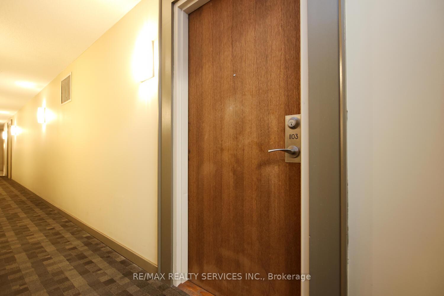 Photo 7 of Unit 1103, 215 Queen Street E, Brampton, Queen Street Corridor — HOMEH