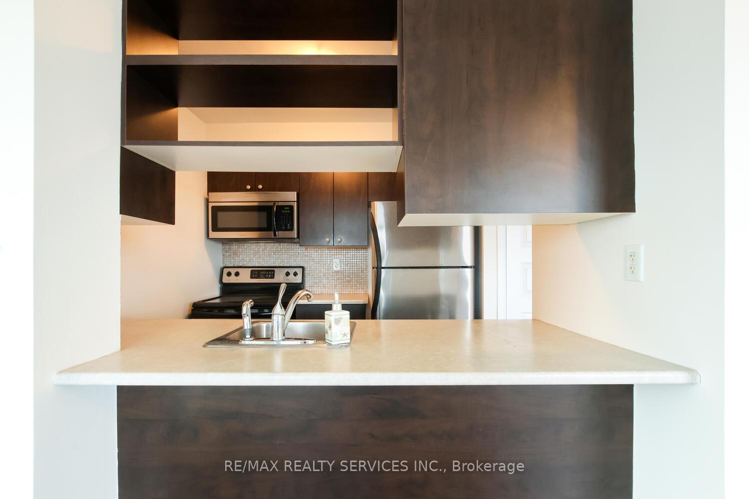 Photo 13 of Unit 1103, 215 Queen Street E, Brampton, Queen Street Corridor — HOMEH