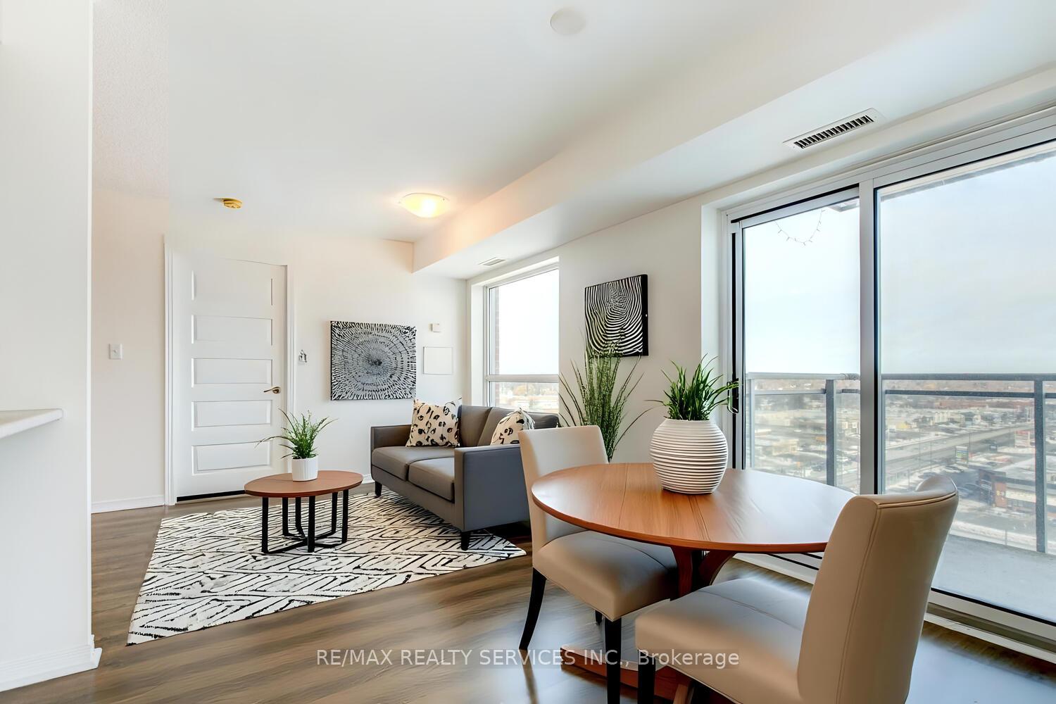 Photo 20 of Unit 1103, 215 Queen Street E, Brampton, Queen Street Corridor — HOMEH