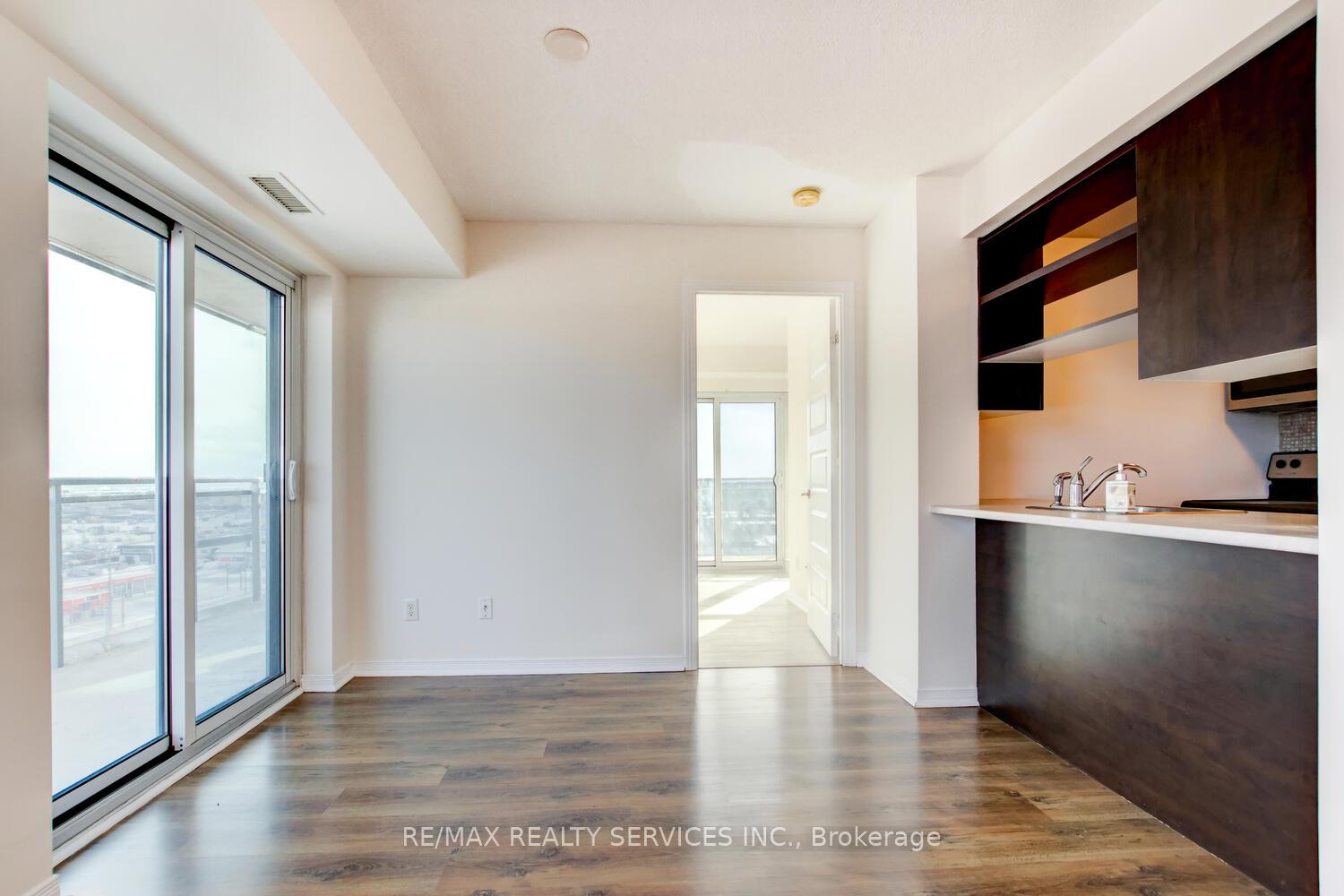 Photo 25 of Unit 1103, 215 Queen Street E, Brampton, Queen Street Corridor — HOMEH