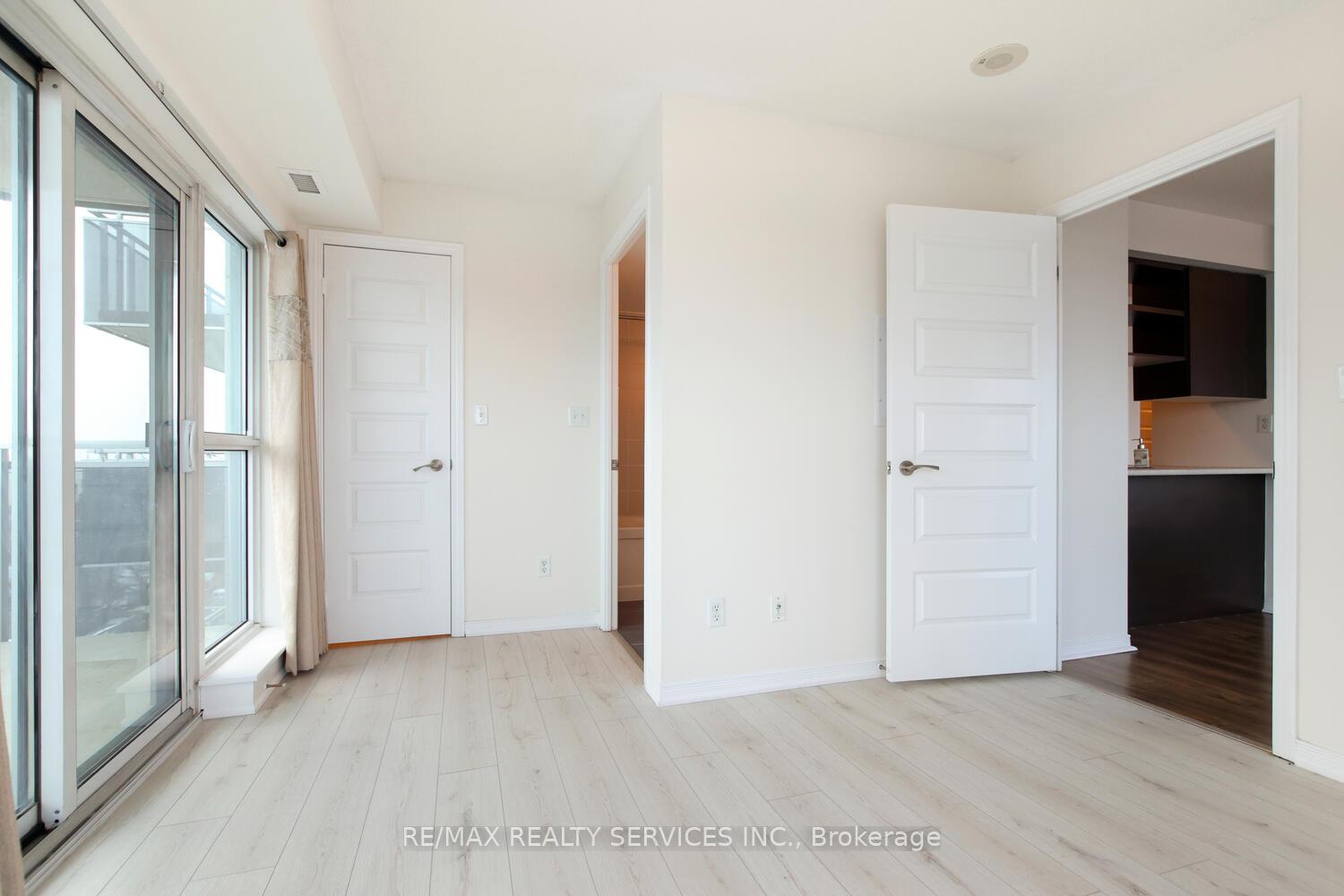 Photo 28 of Unit 1103, 215 Queen Street E, Brampton, Queen Street Corridor — HOMEH