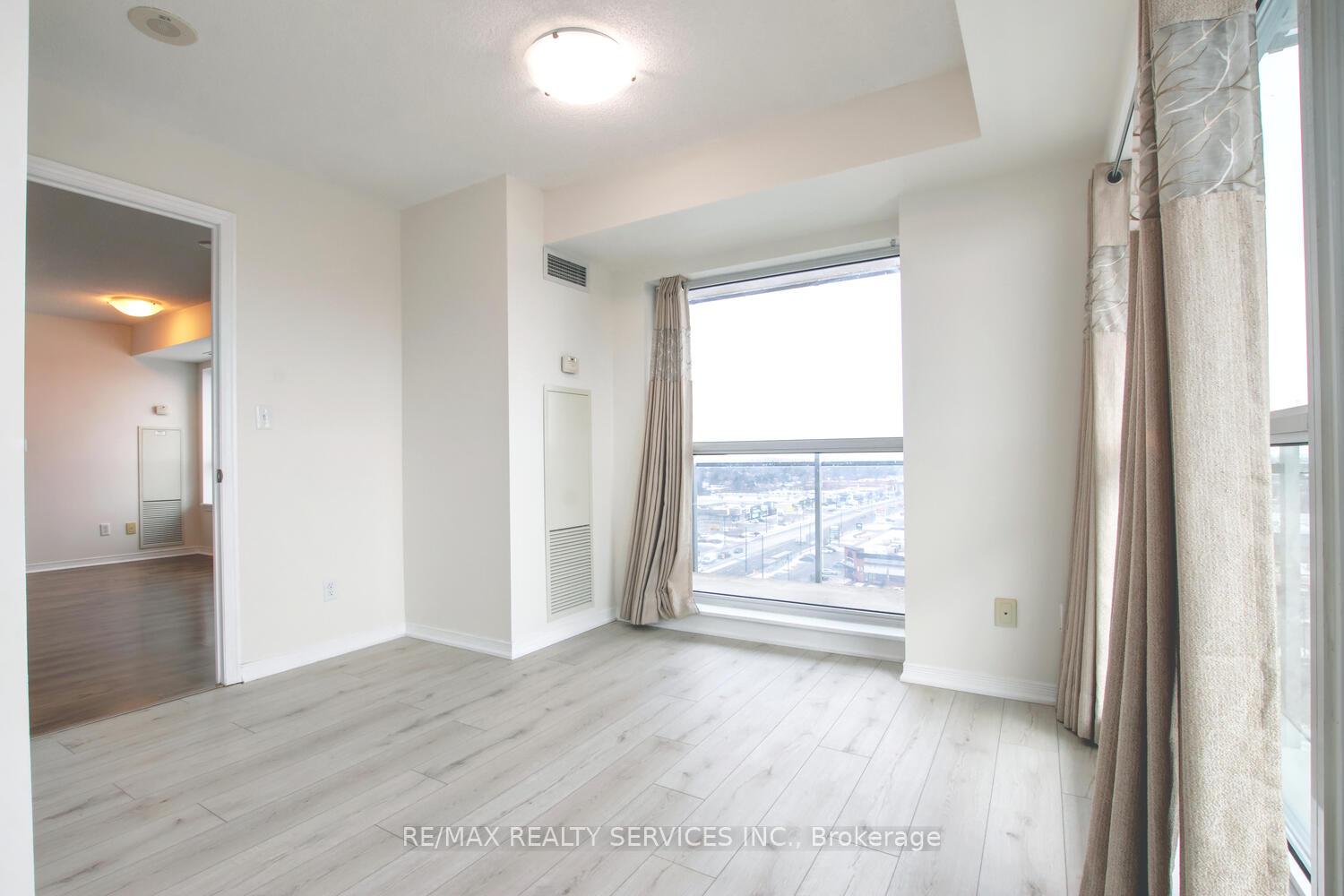 Photo 29 of Unit 1103, 215 Queen Street E, Brampton, Queen Street Corridor — HOMEH