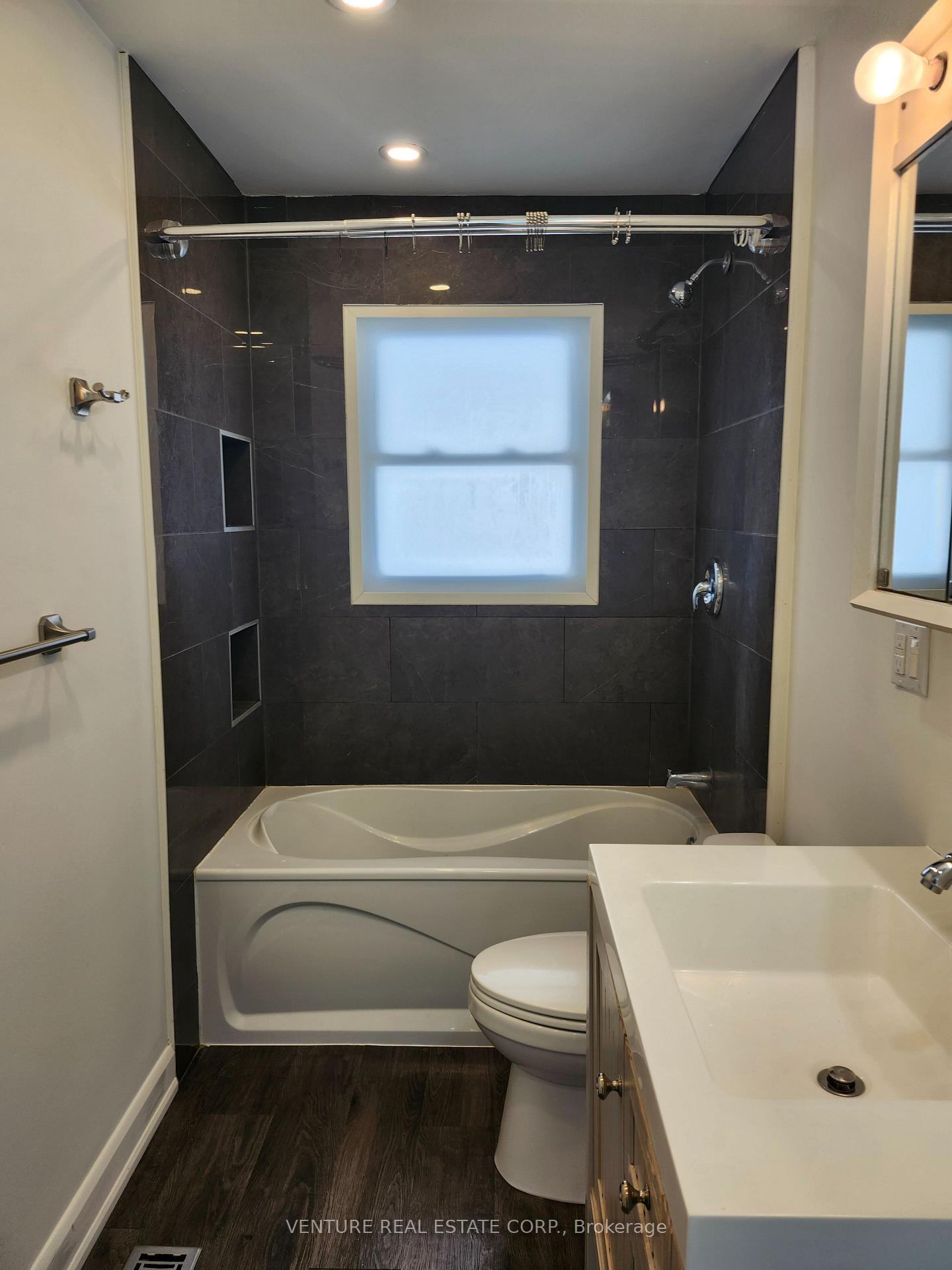 Photo 9 of 6 Sullivan Drive, New Tecumseth, Tottenham — HOMEH