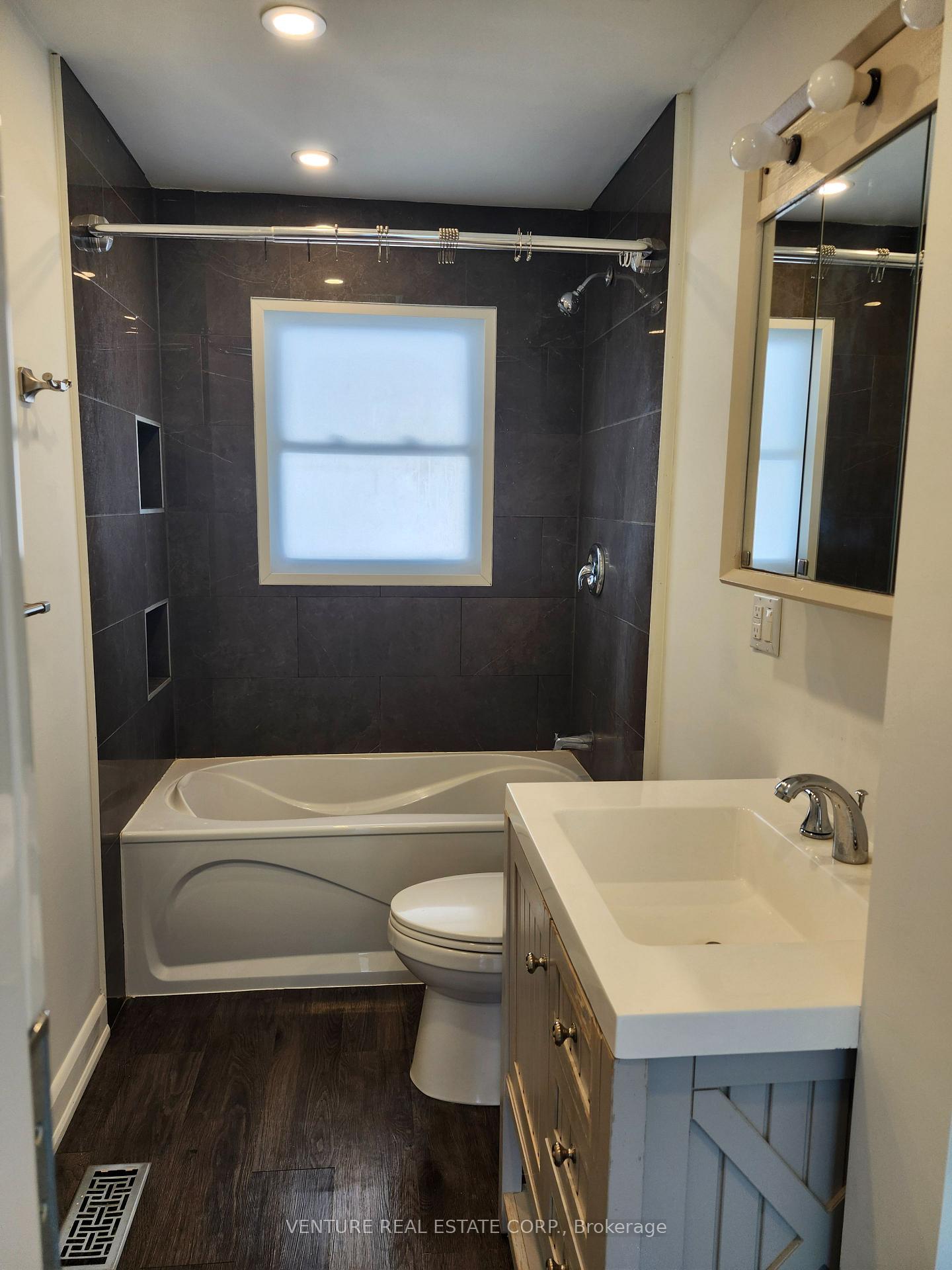 Photo 11 of 6 Sullivan Drive, New Tecumseth, Tottenham — HOMEH