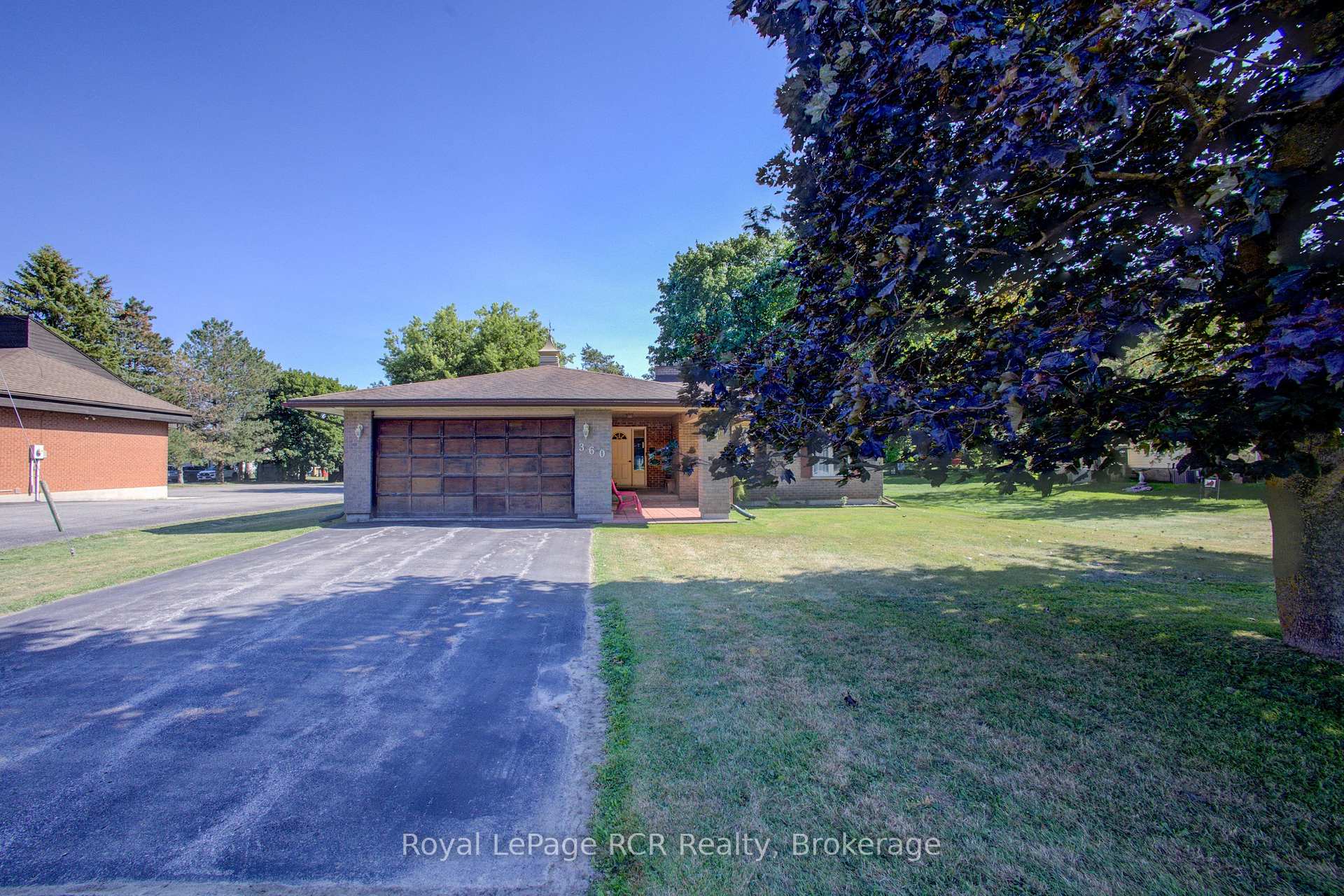 Photo 3 of 360 Main Street W, Minto — HOMEH