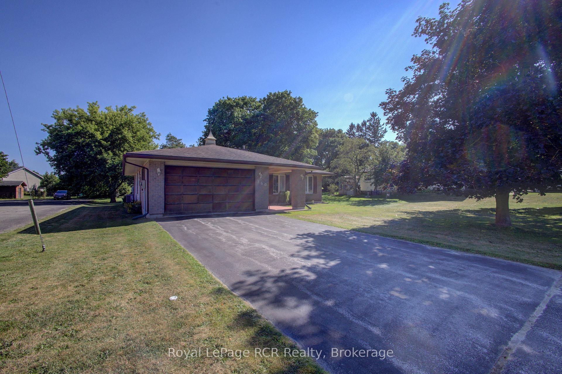 Photo 4 of 360 Main Street W, Minto — HOMEH
