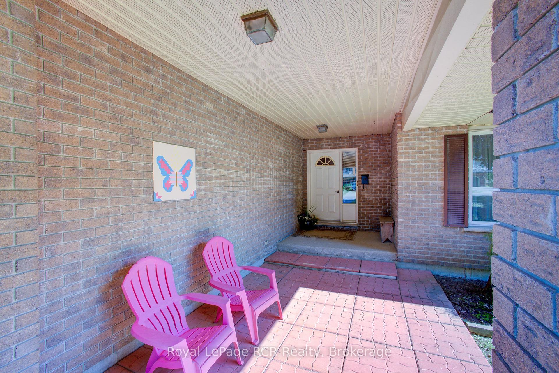 Photo 5 of 360 Main Street W, Minto — HOMEH