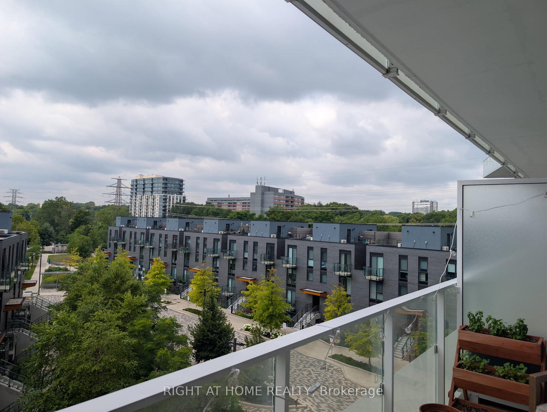 Photo 10 of Unit 413, 20 Brin Drive, Etobicoke, Islington-City Centre West — HOMEH