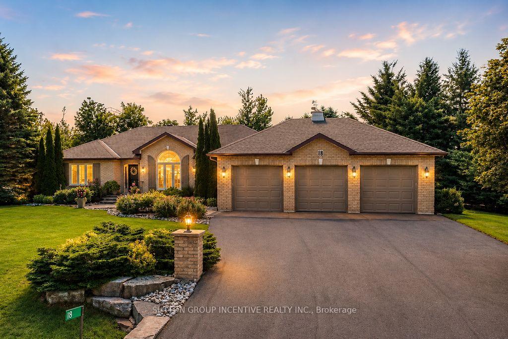 Photo 1 of 18 Bridle Path, Oro-Medonte, Horseshoe Valley — HOMEH