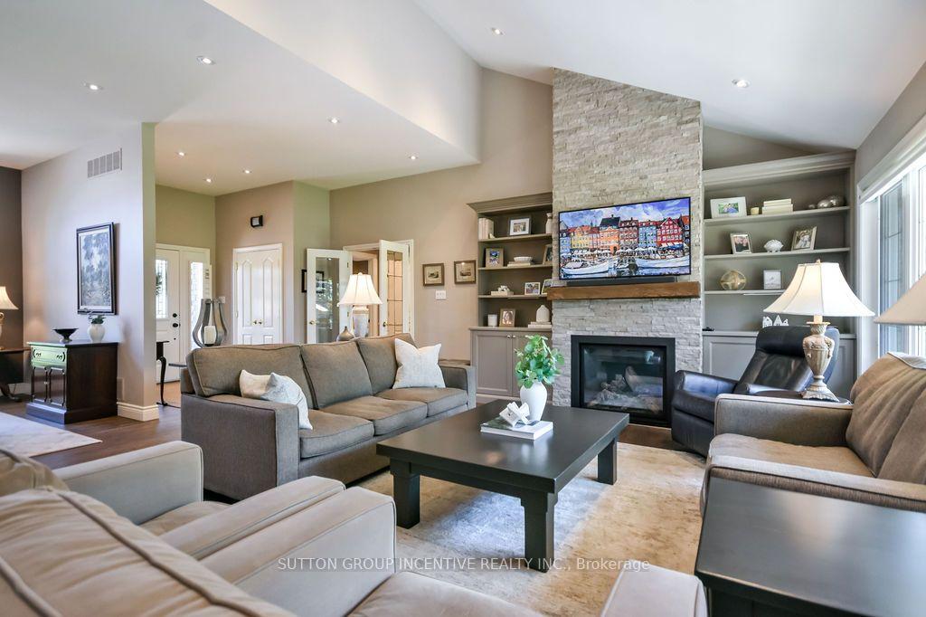 Photo 5 of 18 Bridle Path, Oro-Medonte, Horseshoe Valley — HOMEH