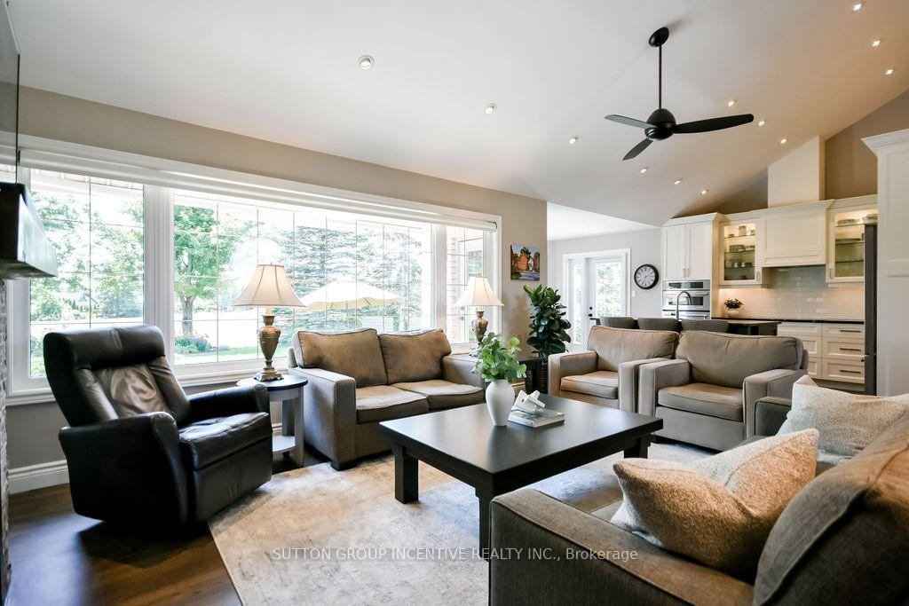 Photo 6 of 18 Bridle Path, Oro-Medonte, Horseshoe Valley — HOMEH