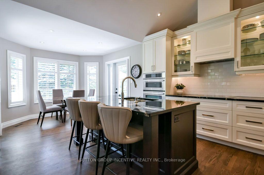 Photo 7 of 18 Bridle Path, Oro-Medonte, Horseshoe Valley — HOMEH