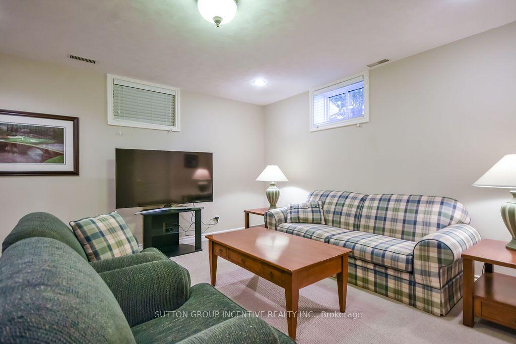 Photo 29 of 18 Bridle Path, Oro-Medonte, Horseshoe Valley — HOMEH