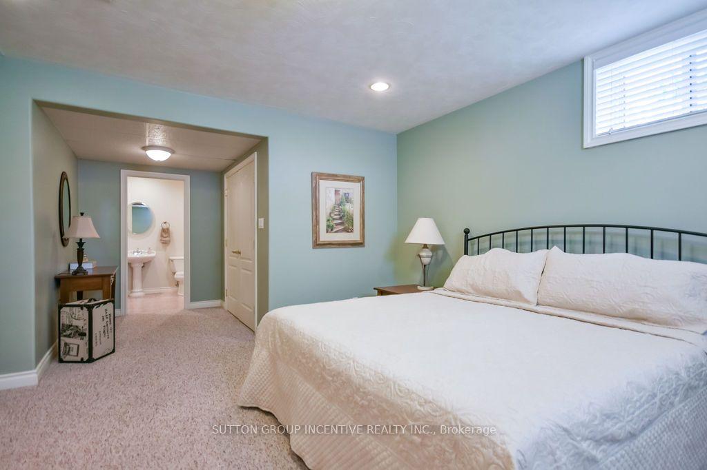 Photo 31 of 18 Bridle Path, Oro-Medonte, Horseshoe Valley — HOMEH