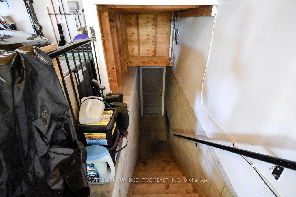 Photo 35 of 18 Bridle Path, Oro-Medonte, Horseshoe Valley — HOMEH