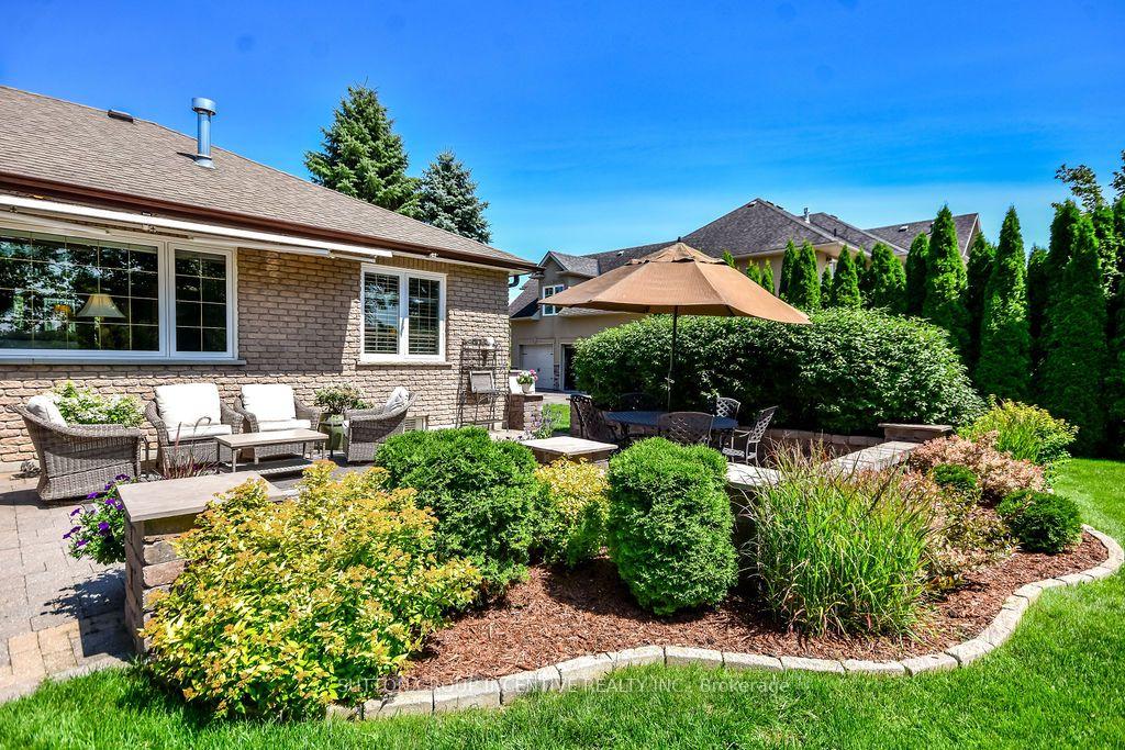Photo 42 of 18 Bridle Path, Oro-Medonte, Horseshoe Valley — HOMEH