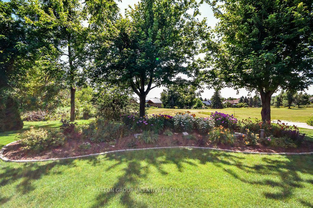 Photo 43 of 18 Bridle Path, Oro-Medonte, Horseshoe Valley — HOMEH