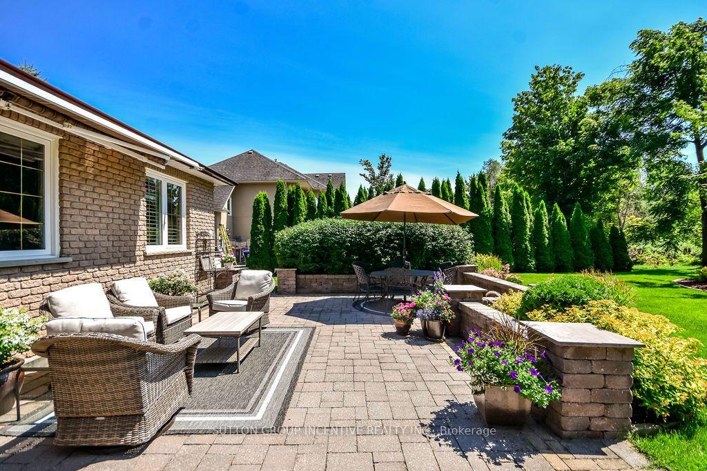 Photo 46 of 18 Bridle Path, Oro-Medonte, Horseshoe Valley — HOMEH