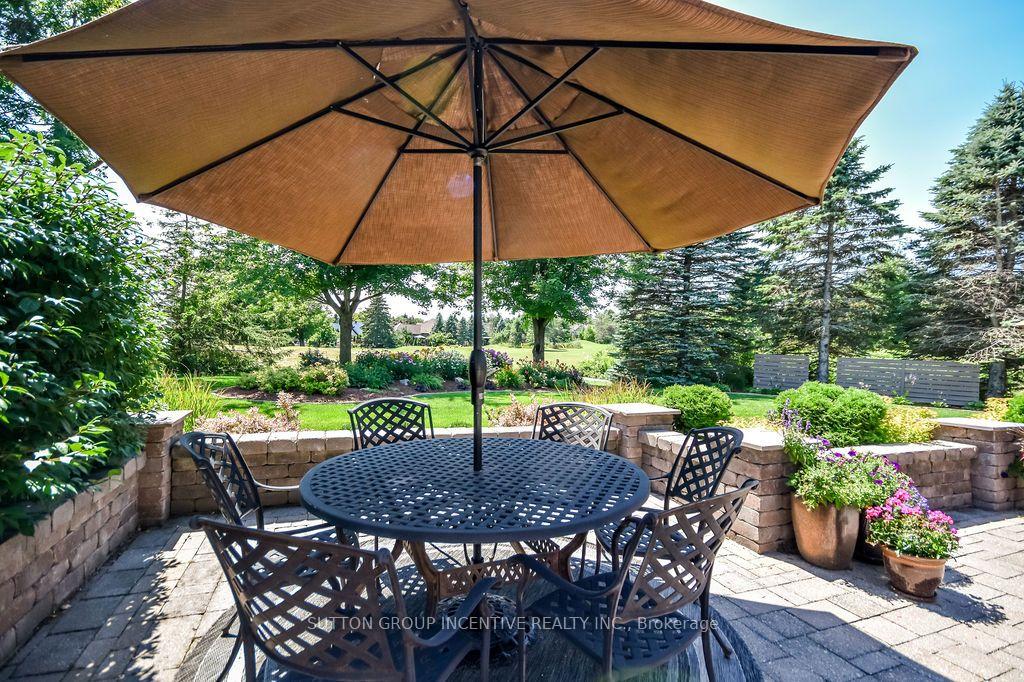 Photo 47 of 18 Bridle Path, Oro-Medonte, Horseshoe Valley — HOMEH
