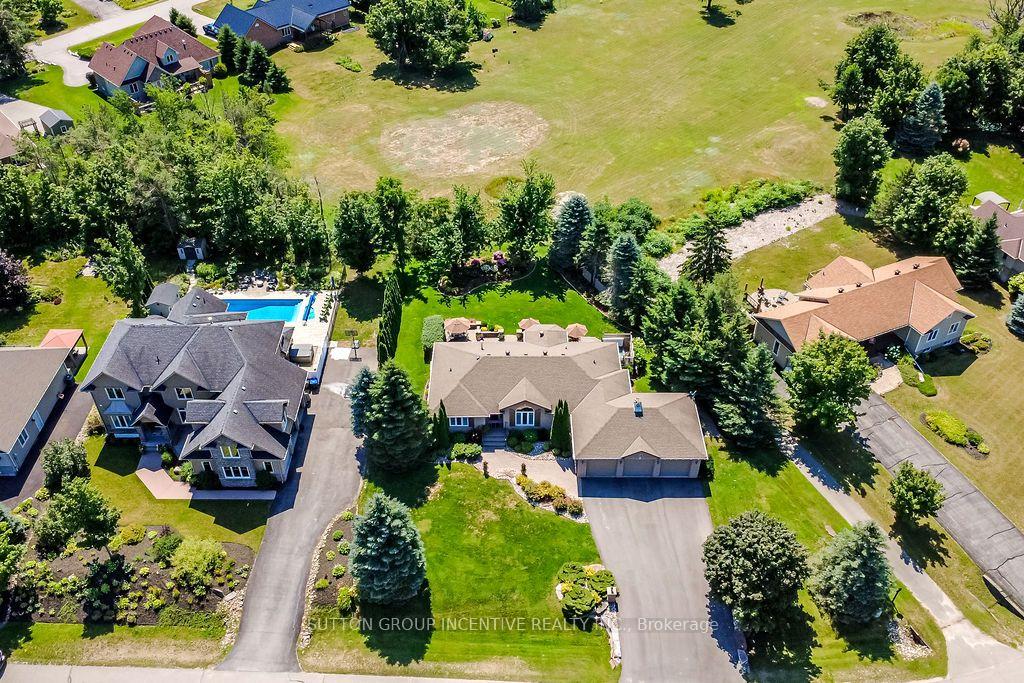 Photo 49 of 18 Bridle Path, Oro-Medonte, Horseshoe Valley — HOMEH