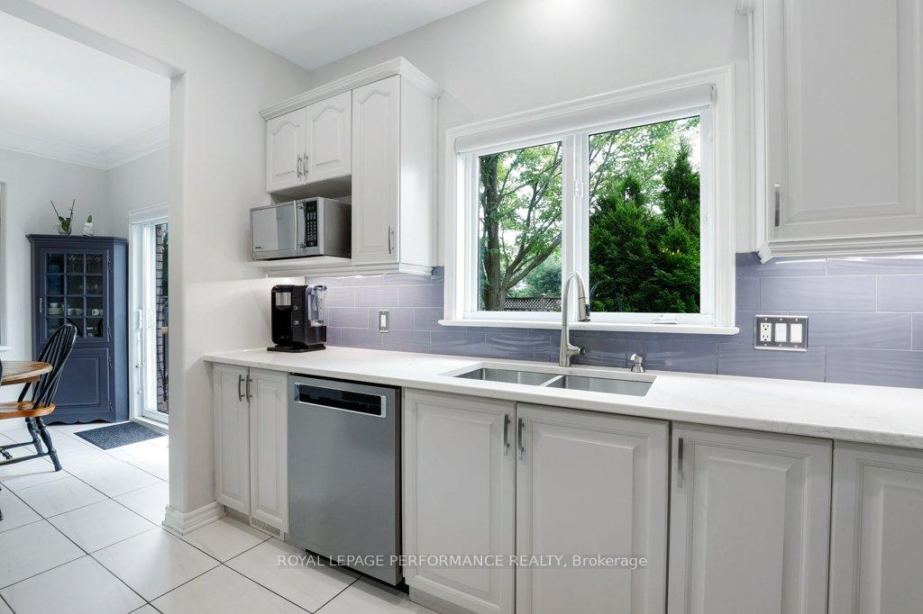 Photo 18 of 28 Monet Court, Ottawa, Upper Hunt Club — HOMEH