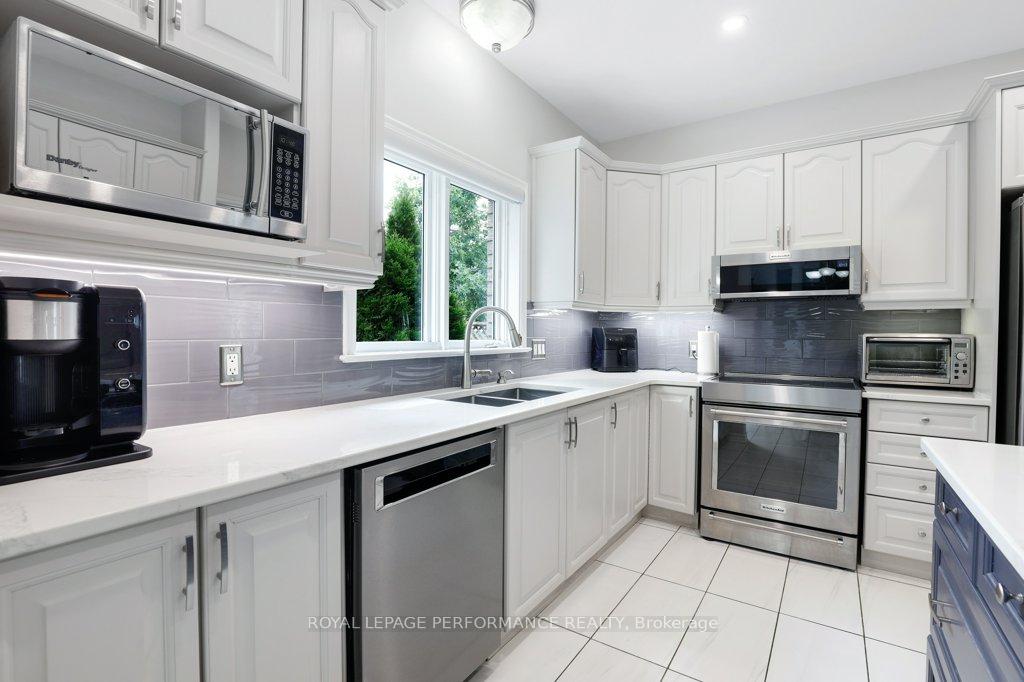 Photo 21 of 28 Monet Court, Ottawa, Upper Hunt Club — HOMEH