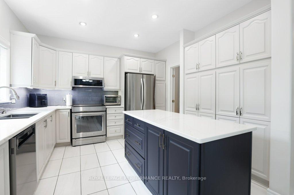 Photo 22 of 28 Monet Court, Ottawa, Upper Hunt Club — HOMEH