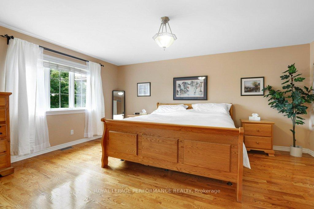 Photo 29 of 28 Monet Court, Ottawa, Upper Hunt Club — HOMEH
