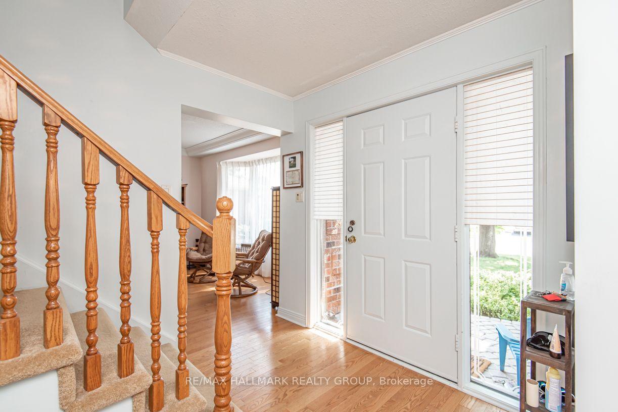 Photo 2 of 18 Hesse Crescent, Ottawa, Stittsville (Central) — HOMEH