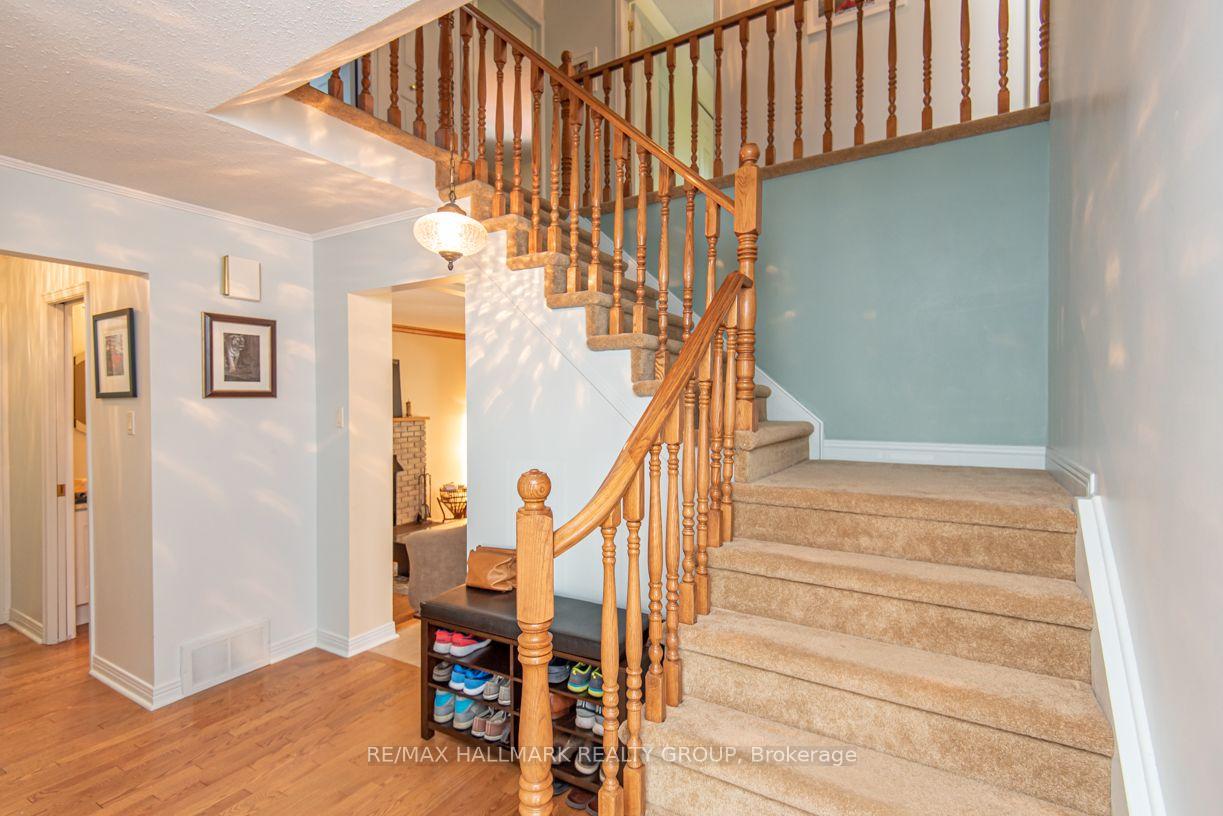 Photo 3 of 18 Hesse Crescent, Ottawa, Stittsville (Central) — HOMEH
