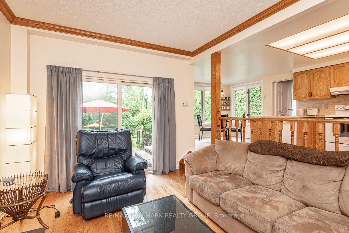 Photo 7 of 18 Hesse Crescent, Ottawa, Stittsville (Central) — HOMEH
