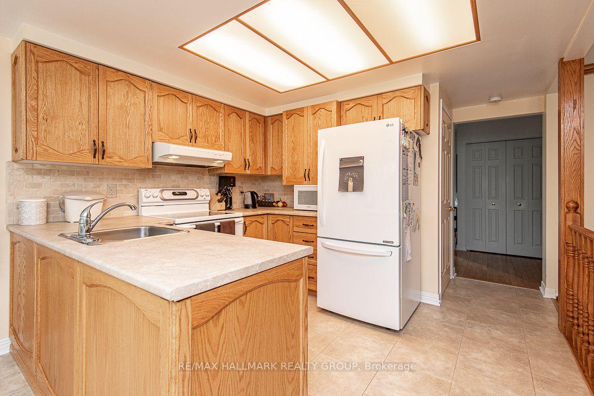 Photo 8 of 18 Hesse Crescent, Ottawa, Stittsville (Central) — HOMEH
