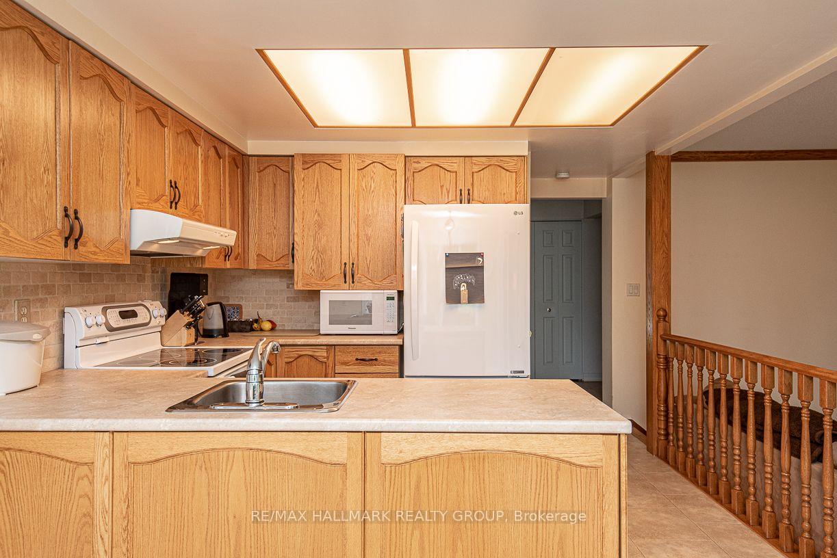 Photo 9 of 18 Hesse Crescent, Ottawa, Stittsville (Central) — HOMEH