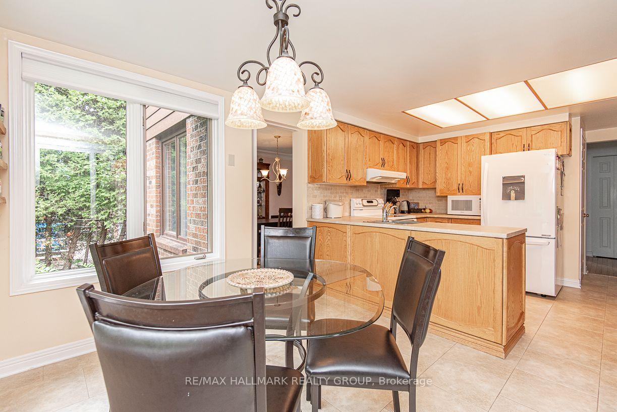Photo 10 of 18 Hesse Crescent, Ottawa, Stittsville (Central) — HOMEH