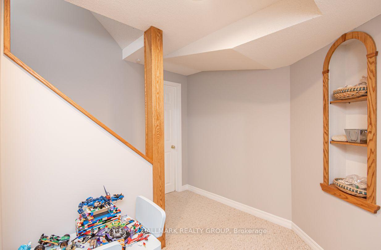 Photo 24 of 18 Hesse Crescent, Ottawa, Stittsville (Central) — HOMEH