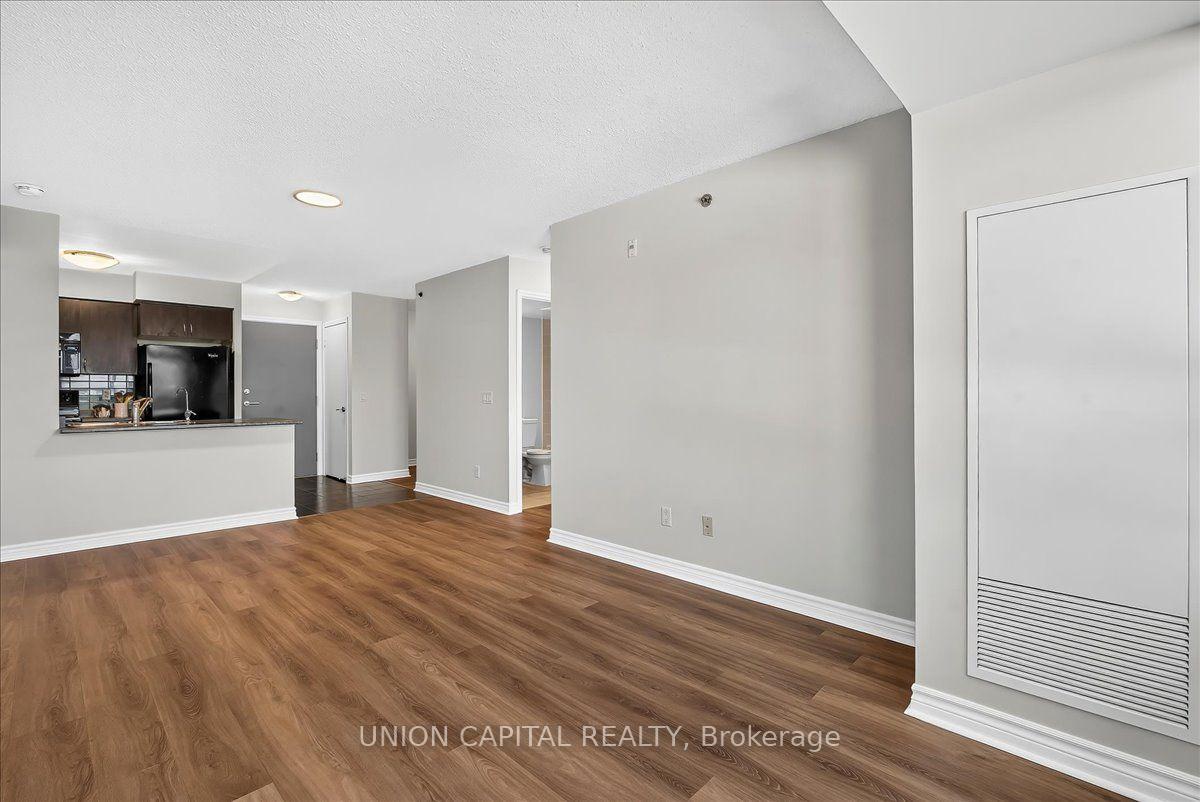 Photo 8 of Unit 609, 35 Saranac Boulevard, Toronto, Englemount-Lawrence — HOMEH