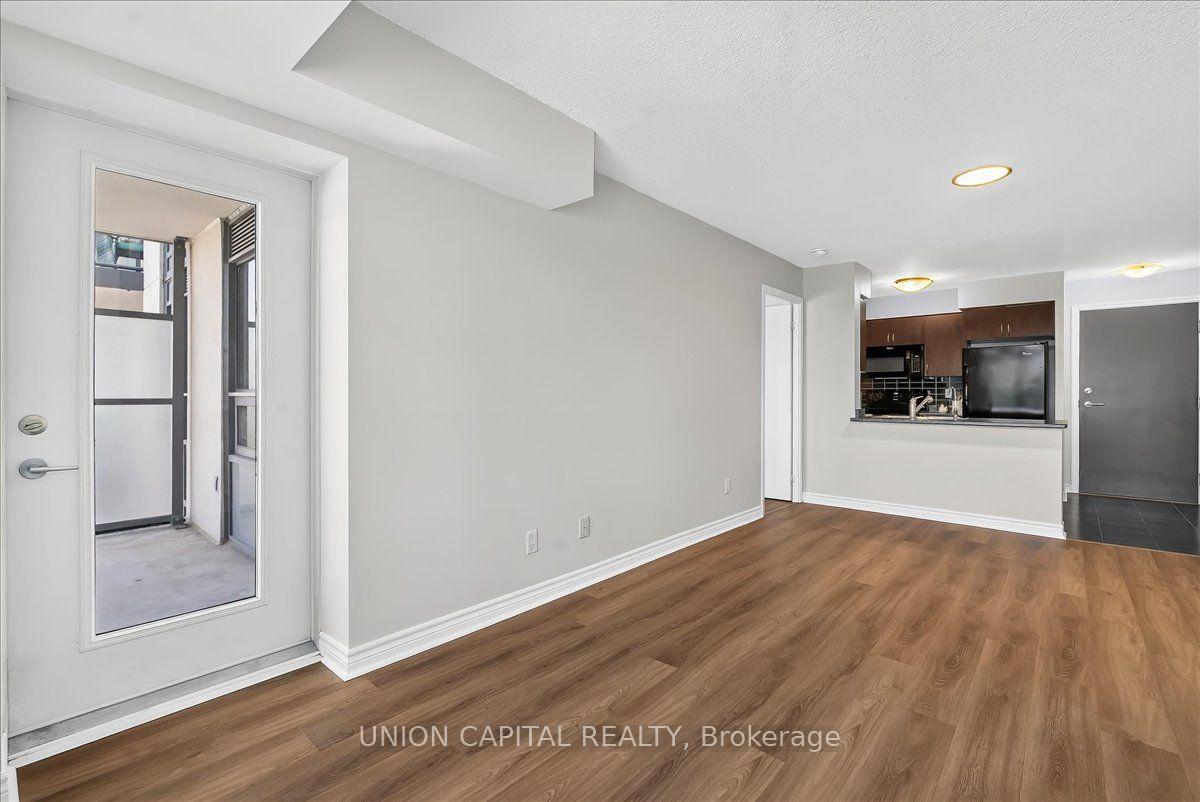 Photo 10 of Unit 609, 35 Saranac Boulevard, Toronto, Englemount-Lawrence — HOMEH